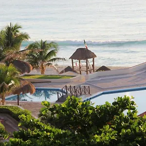 suites-brisas.quintano-roohotels.com/