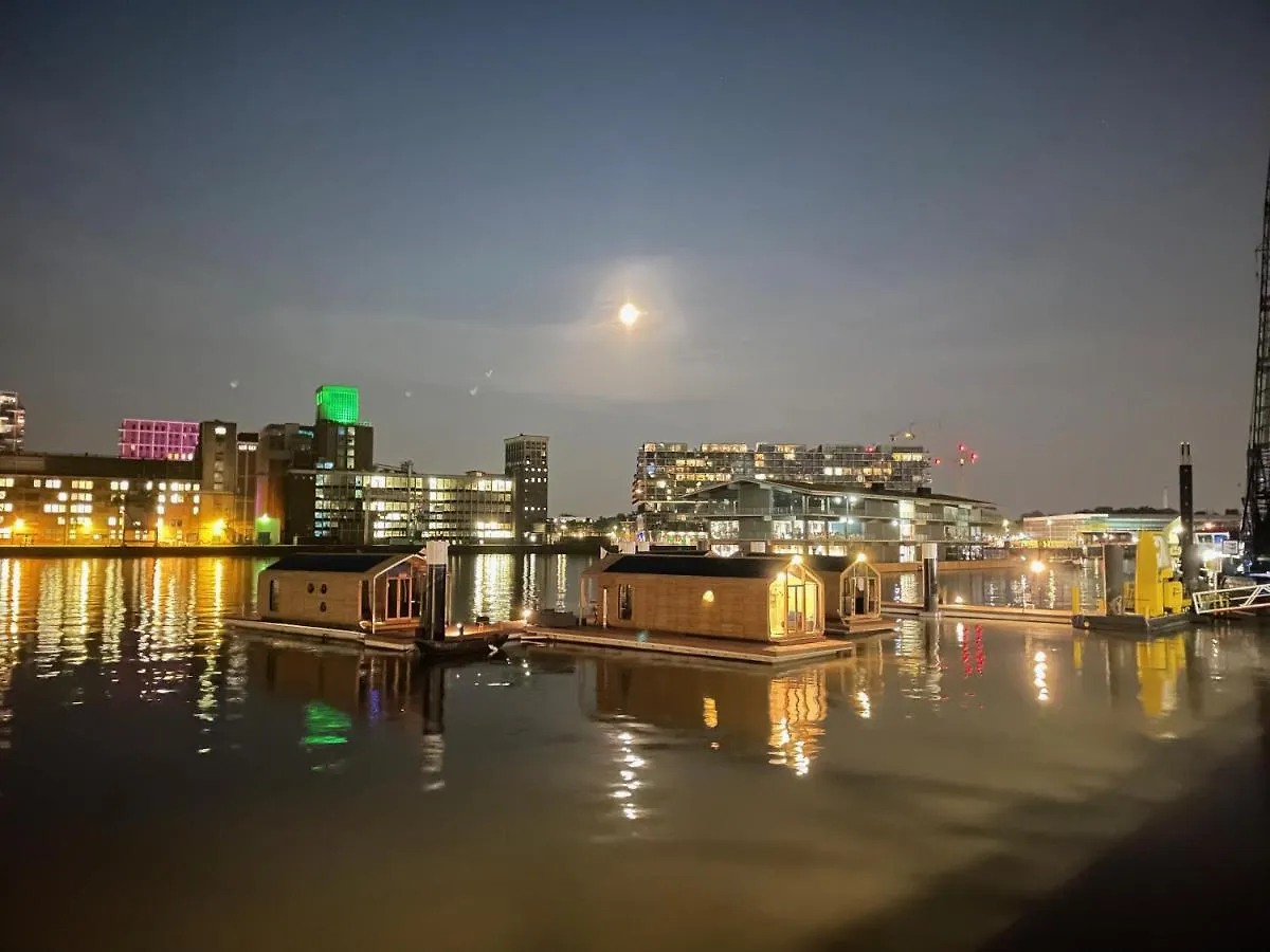 Wikkelboats At Floating Rotterdam Rijnhaven Villa 0*,